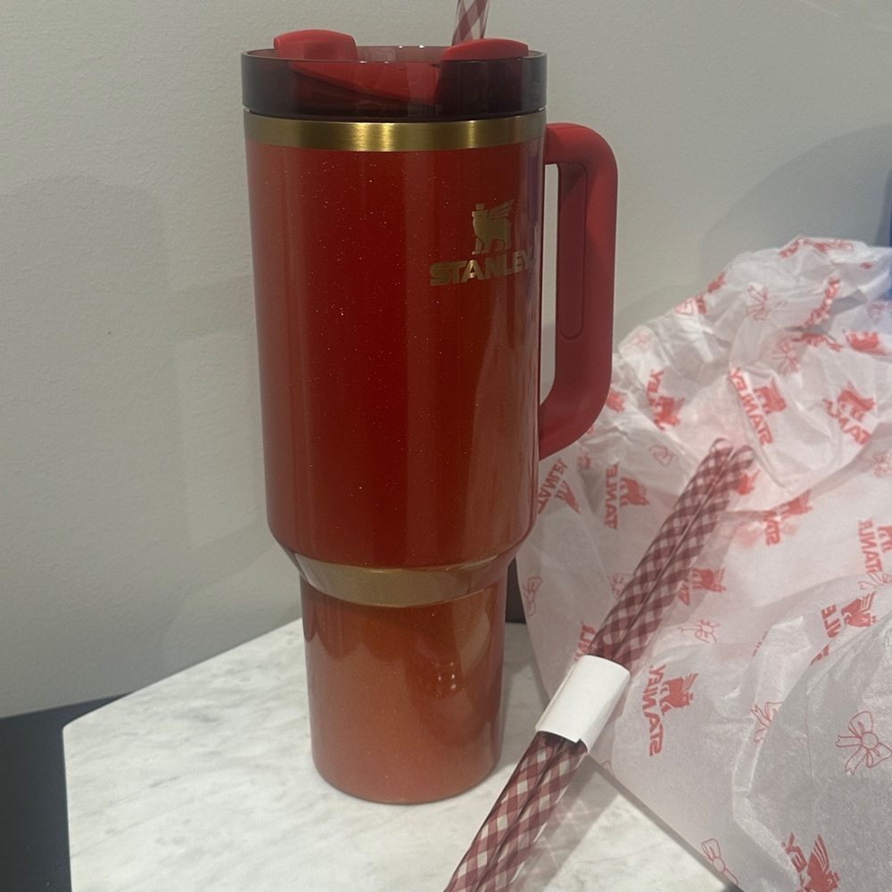 stanley 40oz scarlet tinsel - Picture 6 of 10